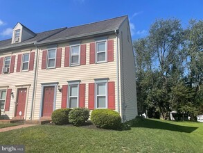Building Photo - 209 Cross Keys Dr