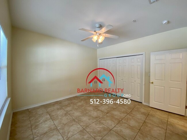 Building Photo - 520 S L B J Dr