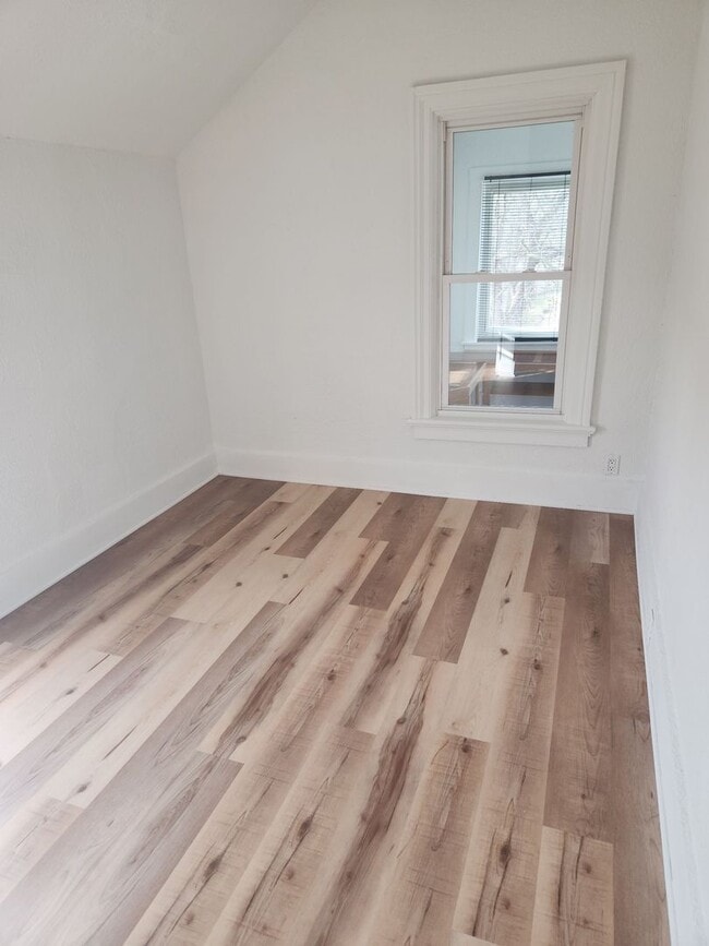 Building Photo - 264 N Jackson St