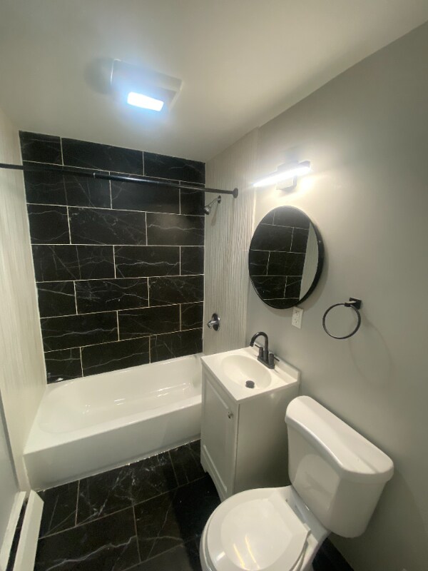 Building Photo - 31 Gillett St
