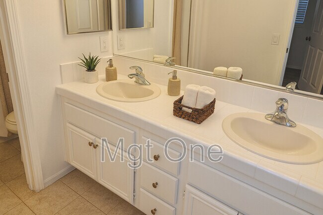 Building Photo - 20823 Westbury Rd