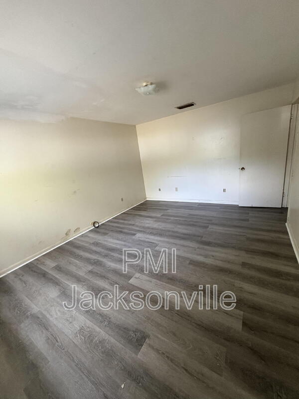 Building Photo - 5216 Seaboard Ave