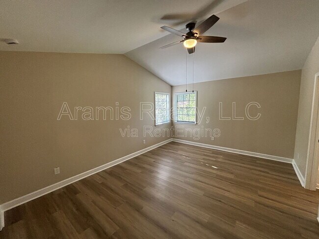 Building Photo - 3086 Drexel Ln