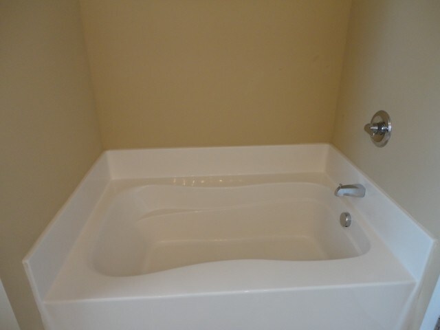 Building Photo - 210 Goldfinch Ct