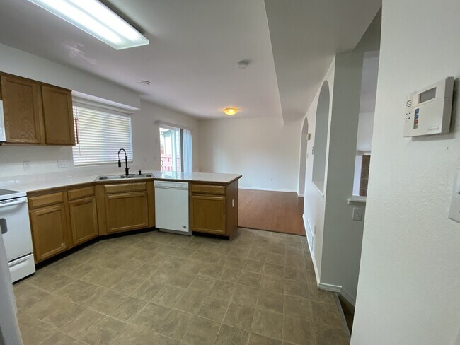 Building Photo - 4 bedroom - Canoe Creek