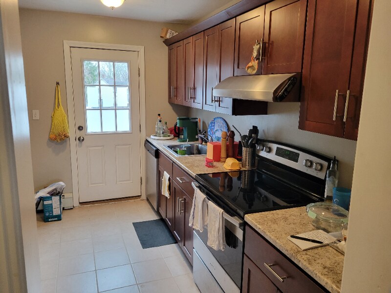 Building Photo - 171 Peirce St