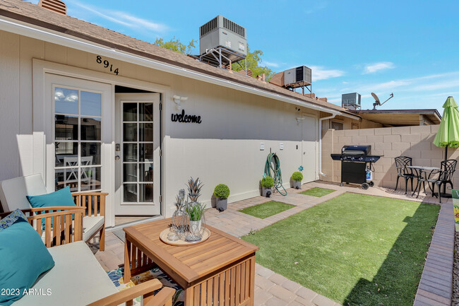 Building Photo - 8914 W Desert Jewel Dr