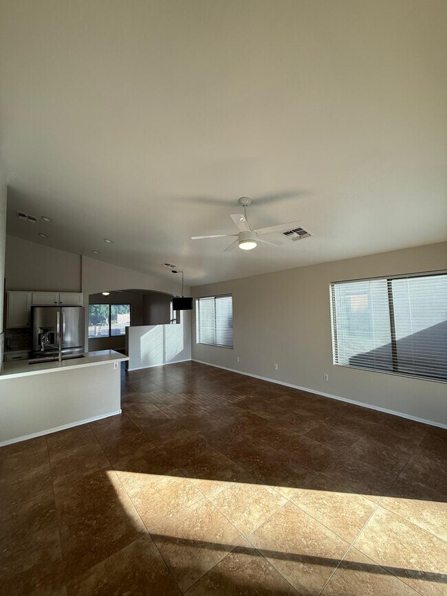 Building Photo - 15843 W Madison St