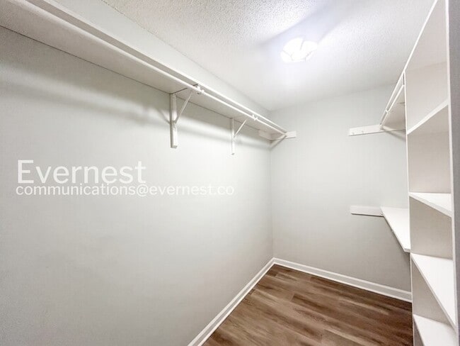 Building Photo - 4176 Chesapeake Way