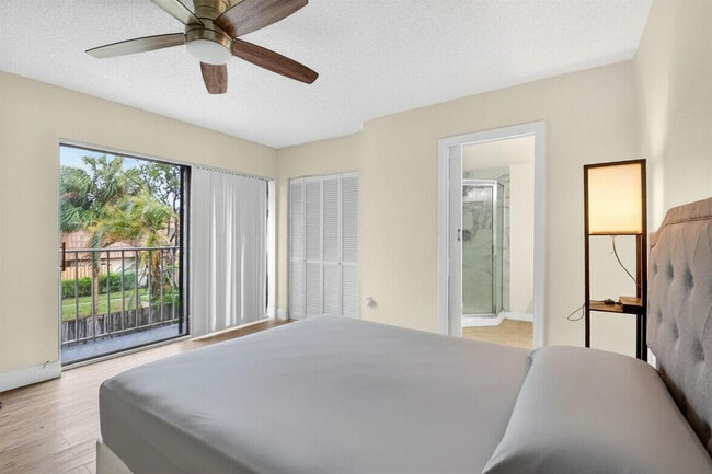 Building Photo - 590 Green Springs Pl