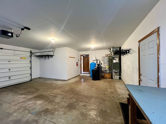 Building Photo - PENDING APPLICATION; Private 5 Acres