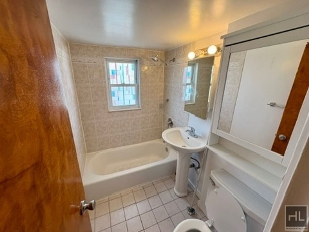 Building Photo - Dalton Rd, YONKERS