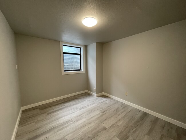 Office/rec room - 619 Idaho St