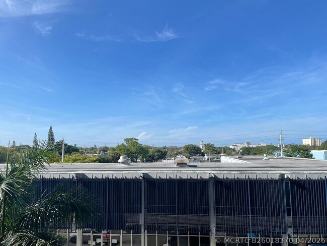 Building Photo - 1830 Radius Dr