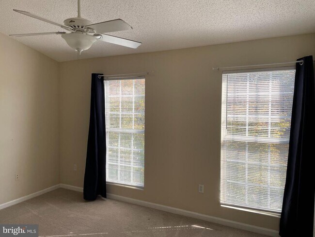 Building Photo - 7140 Westfield Ct