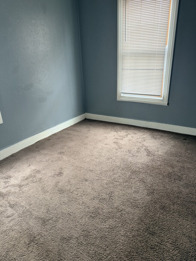 Building Photo - 1813 W 3rd St