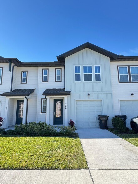 Building Photo - 706 Longboat Dr