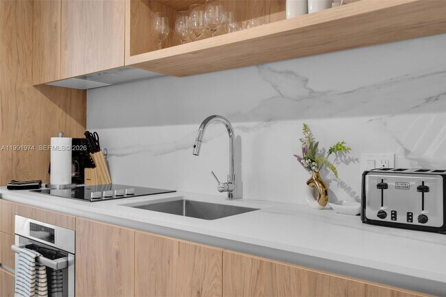 Building Photo - 11 NE 6th St