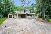 Building Photo - 2160 Flowery Branch Rd