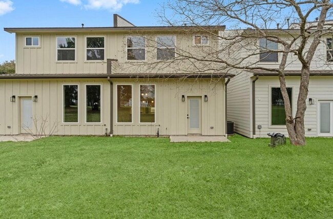 Building Photo - 14833 Spica Ct