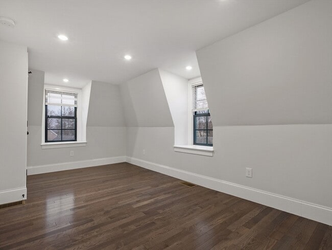 Building Photo - 123 Alexander Ave