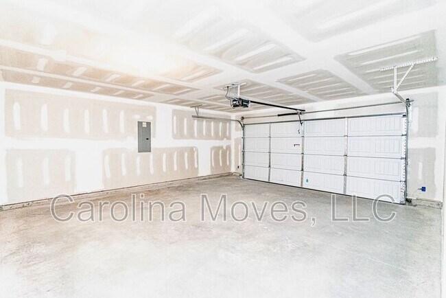 Building Photo - 638 Farmstead Trail