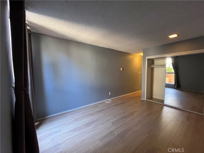 Building Photo - 320 S Gramercy Pl