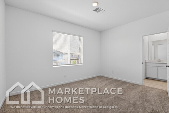 Building Photo - 2650 Marlette Ave