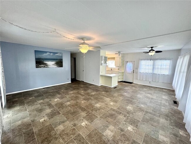 Building Photo - 410 49th Ave Terrace W