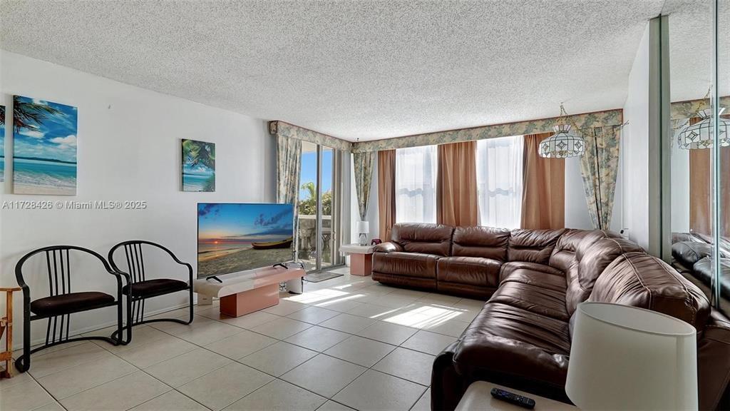 Building Photo - 3015 N Ocean Blvd