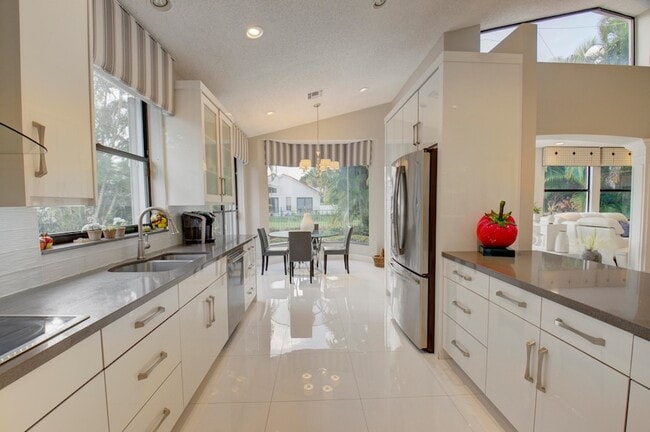 Building Photo - 2106 NW 60th Cir