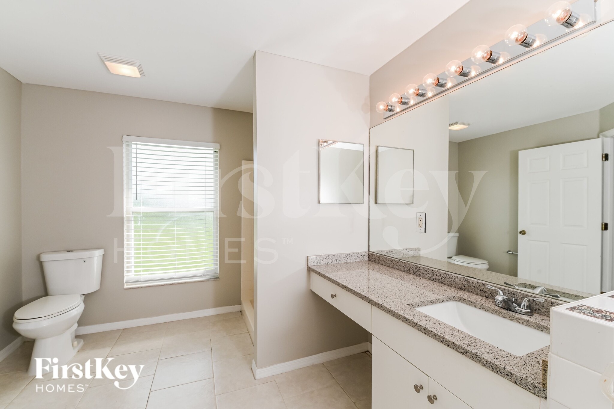 Building Photo - 3737 SW 1st Pl