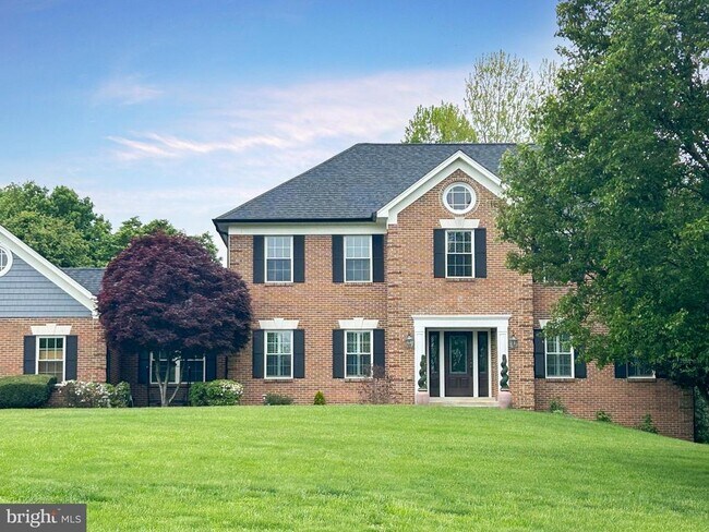 Building Photo - 1105 Ontario Ct