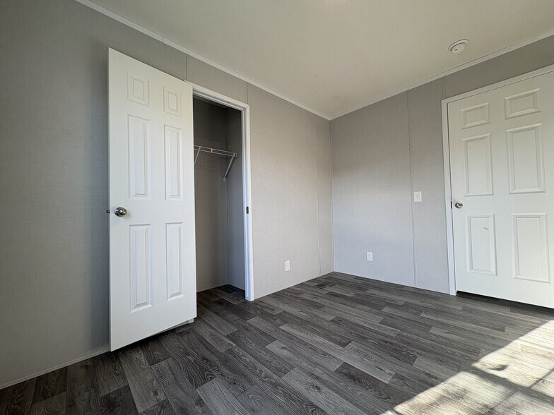 Building Photo - 342 Basket Branch