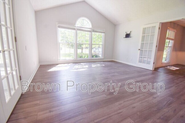 Building Photo - 867 Long Iron Dr