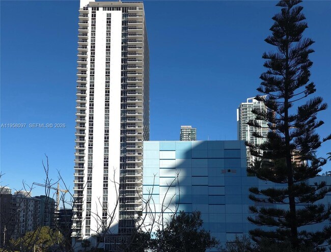 Building Photo - 471 NE 25th St