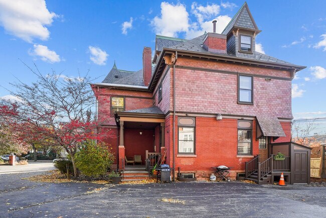 Back Entrance - 1447 Westminster St