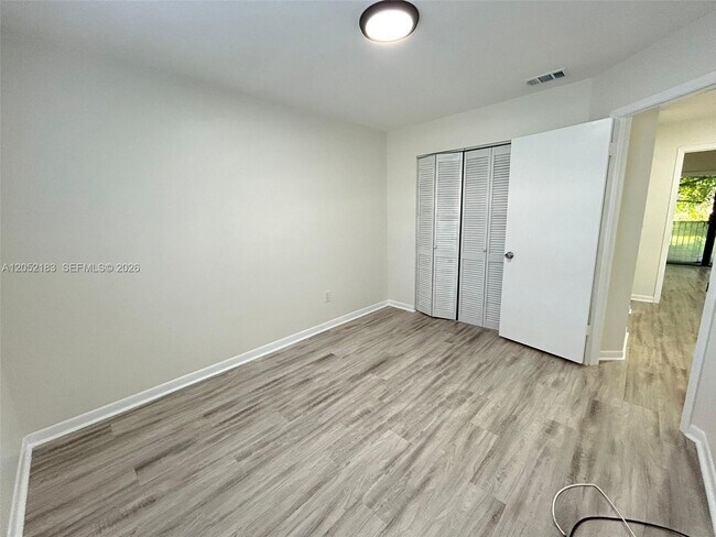 Building Photo - 11047 SW 154th Ct