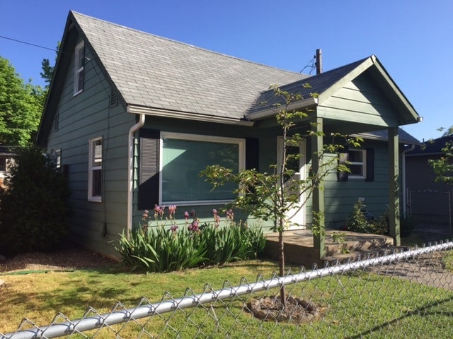 View of property from 6th St NW - 1185 6th Street Northwest