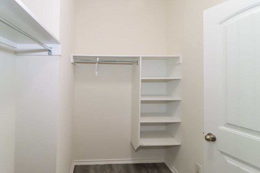 Building Photo - 124 Carrington St