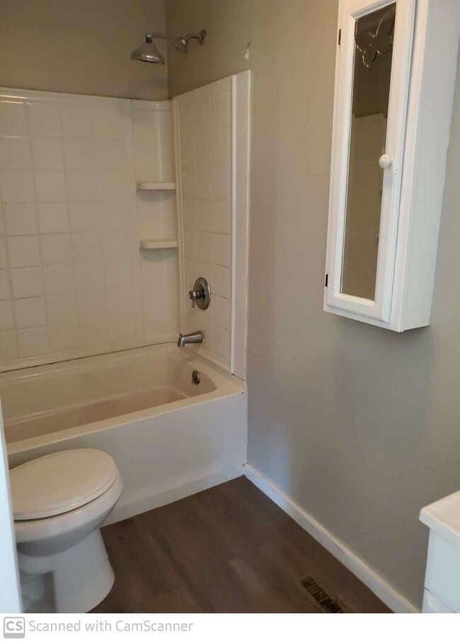 Building Photo - Refreshed 3 bed 1 bath home convenient to ...