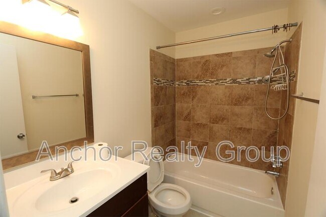 Building Photo - 2226 Sedgewick Dr