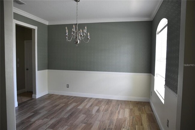 Building Photo - 711 Meadow Glade Dr