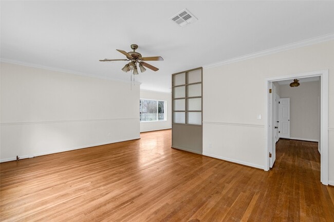 Building Photo - 2527 Avenue G