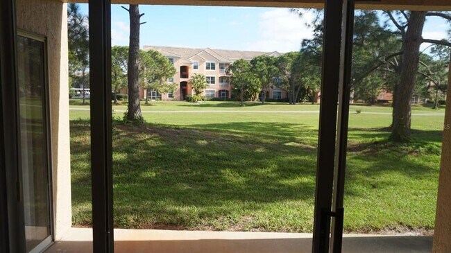 Building Photo - 14001 Fairway Island Dr