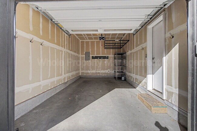 Building Photo - 5651 W 11th Pl