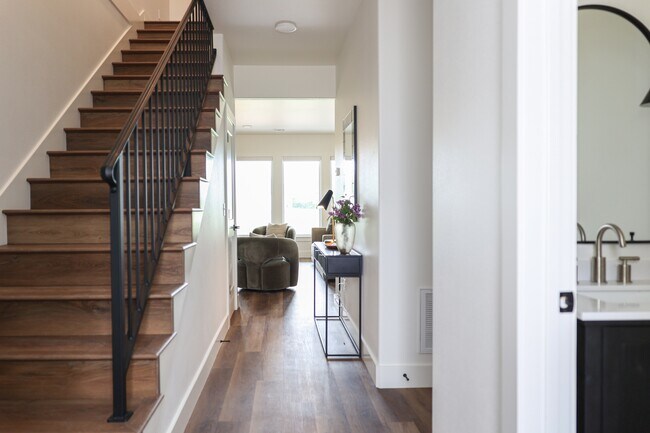 Building Photo - 279 N Richards Ave