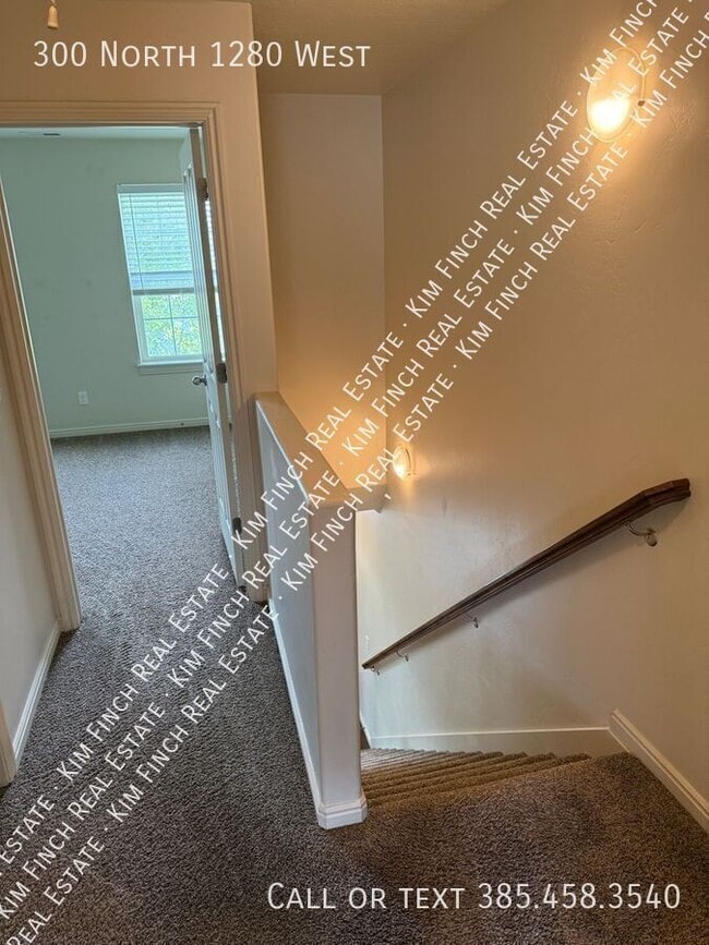 Building Photo - 300 1280 W