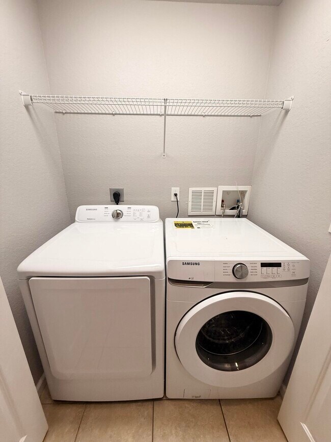 Building Photo - 7189 Briella Dr