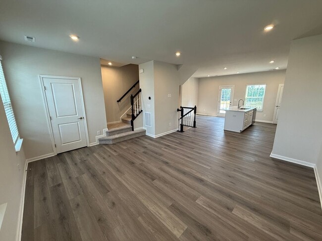 Building Photo - Brand New Townhome!!